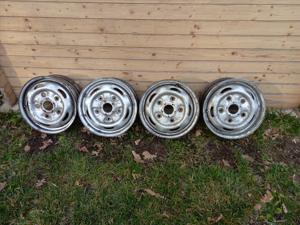  5x160 lyukosztású 5,5JJ 15" használt (gyári felni) lemezfelni 1. kép