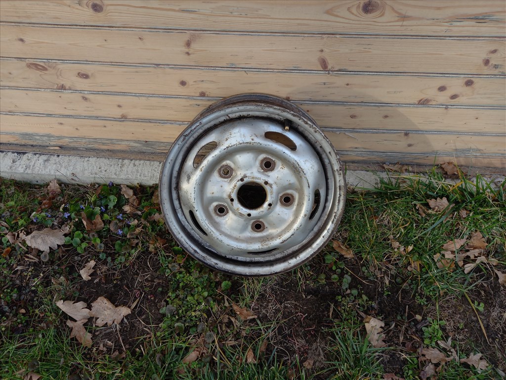  5x160 lyukosztású 5,5JJ 15" használt (gyári felni) lemezfelni 2. kép