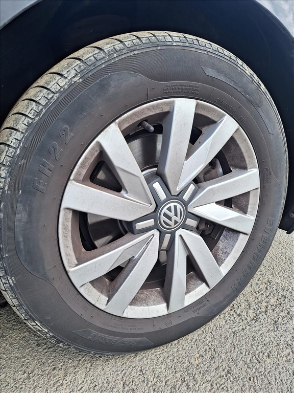  5x112 lyukosztású 16" gyári Vw passat b8 alufelni 1. kép