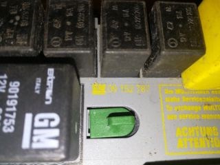 Opel Vectra B Biztosítéktábla Utastér *110521* gm-09152787 3. kép