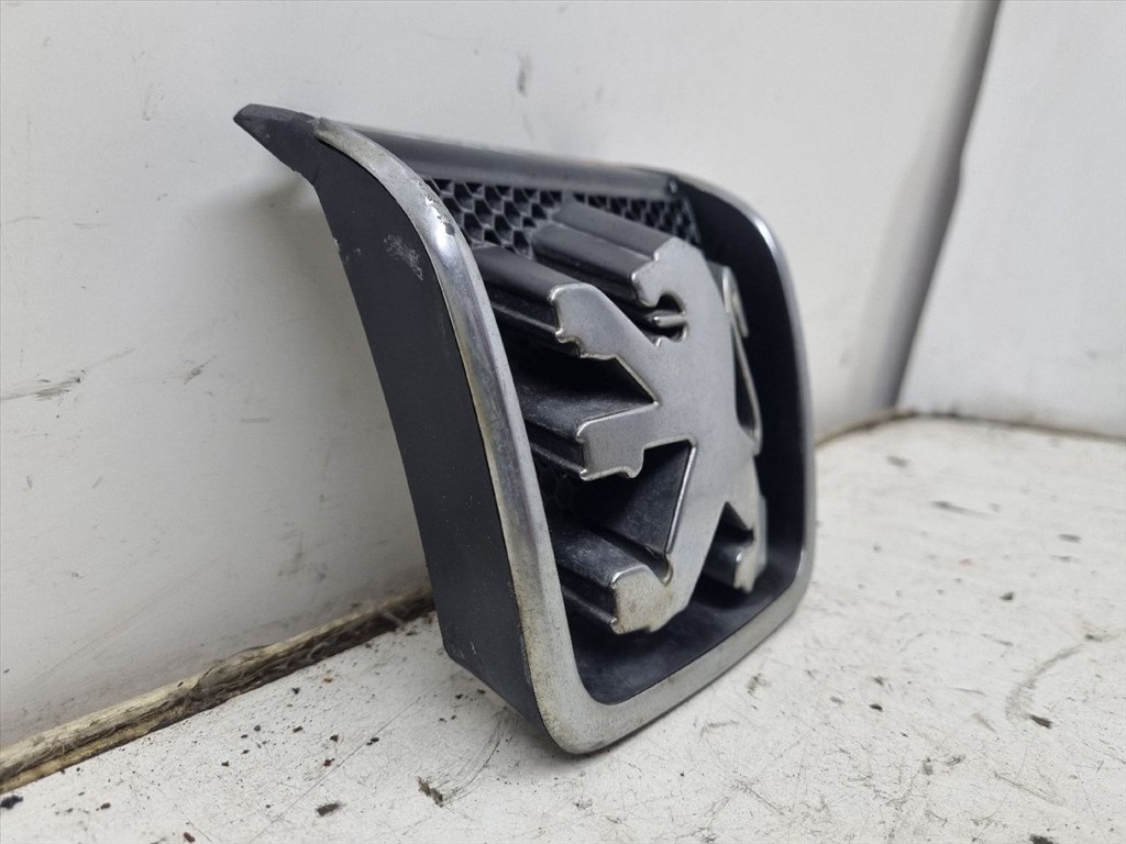 PEUGEOT 406 (8B) 2.0 HDI 110 Első Embléma #34656# 9623832877 3. kép