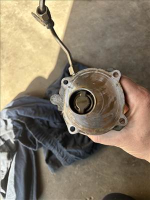 BMW 335 E90, E91, E92, E93 nagynyomású pumpa  13517613933