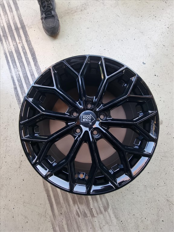  5x114.3 lyukosztású 7,5JJ 17" új alufelni 1. kép