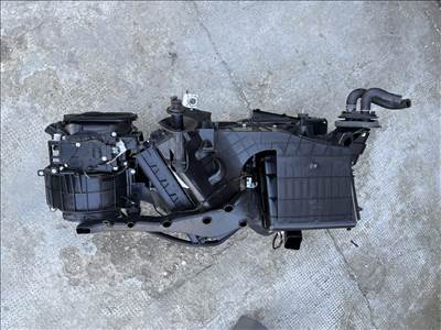 Volkswagen Touareg II fűtésbox 