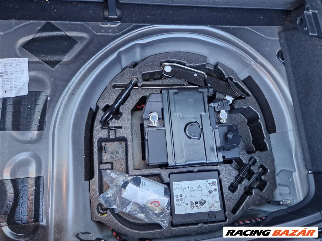 Audi A1 (8X) bontott alkatrészei 7. kép