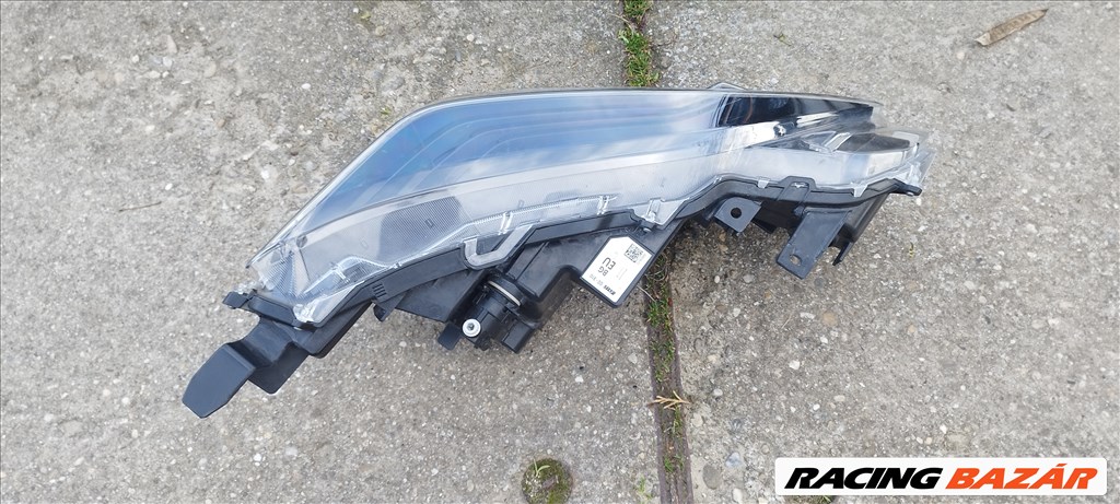 Toyota Yaris Cross (XP210) bal oldali led fényszóró eladó 0d310 3. kép