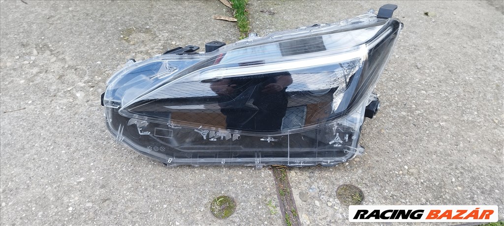 Toyota Yaris Cross (XP210) bal oldali led fényszóró eladó 0d310 2. kép