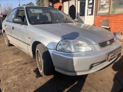 Honda Civic VI 1.5i bontott alkatrészei