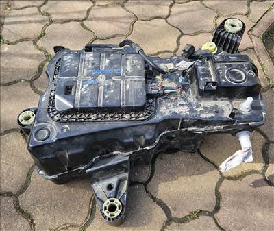 Opel Combo E 1.5 cdti  Adblue tartály szivattyúval