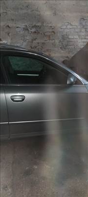 Audi A4 8E jobb első ajtó LY7G