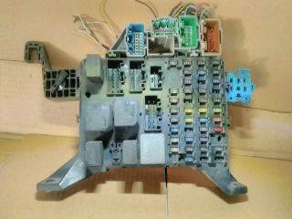 Ford Mondeo Mk2 Biztosítéktábla Utastér *67172* ford-1s7t14a073ae