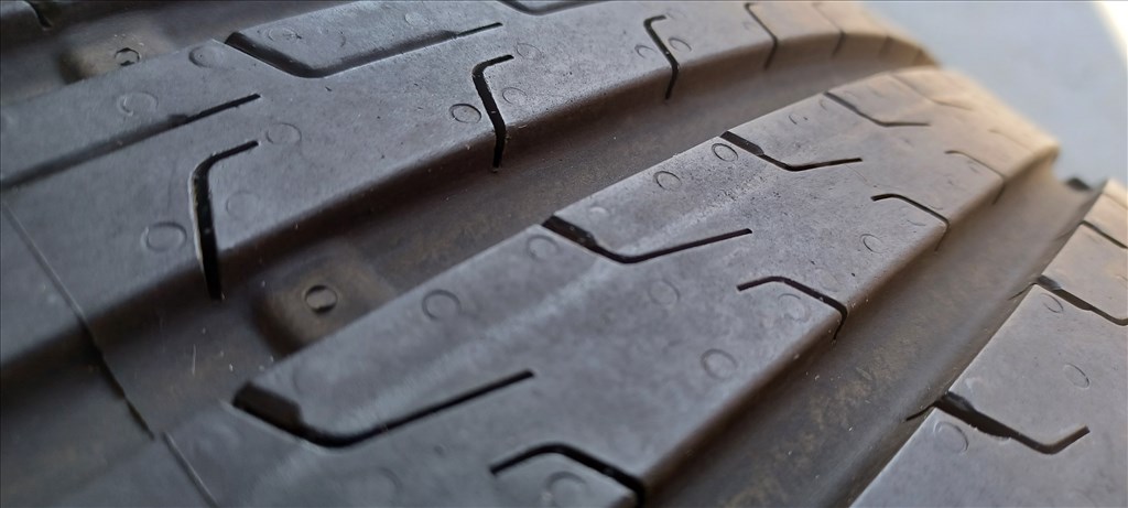 Demó Continental Ecocontact6 235/50 R19 nyári gumik 90e./4db 2. kép