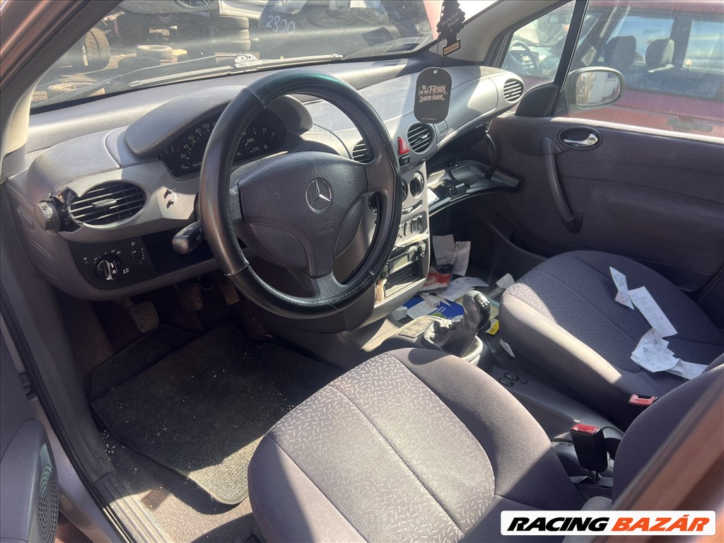 Mercedes A 140 1.4i bontott alkatrészei 3. kép