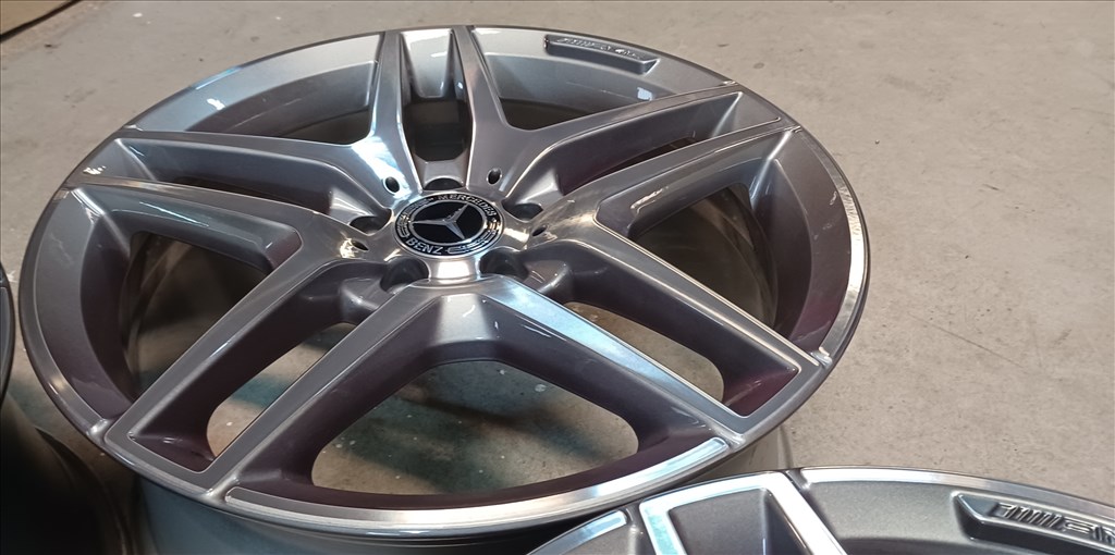 Gyári Mercedes W222 S klasse AMG 5x112 8,5x19" ET38 4db 3. kép