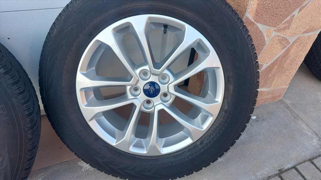 Gyári, Ford Kuga 17"  alufelni , téli gumi,szenzor 1. kép