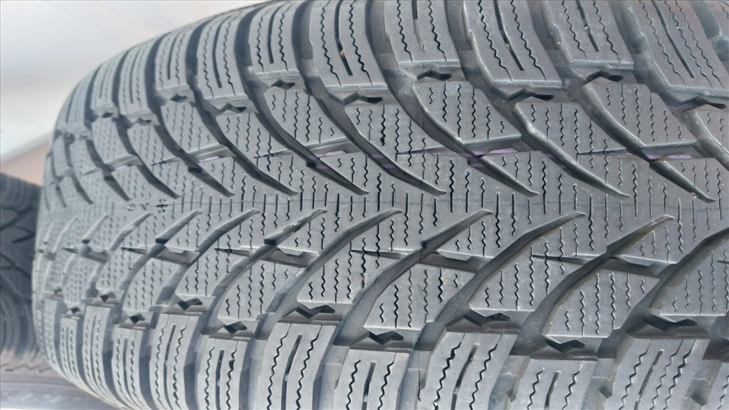 Gyári, Ford Kuga 17"  alufelni , téli gumi,szenzor 12. kép