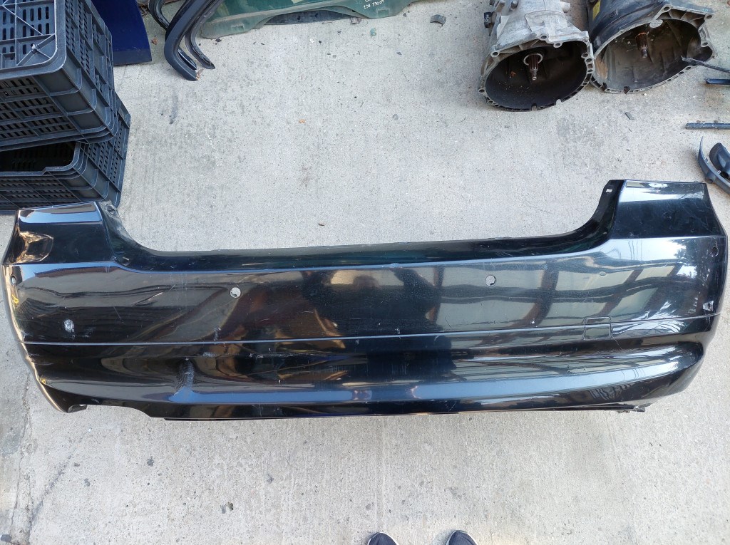 BMW E90 fekete black sapphire hátsó gyári PDC-s hátsó lökhárító 1. kép