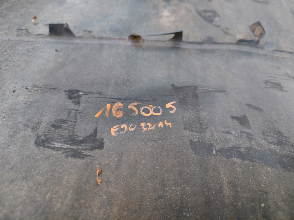 BMW E90 fekete black sapphire hátsó gyári PDC-s hátsó lökhárító 10. kép