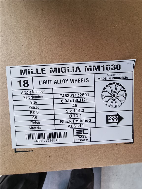  5x114.3 lyukosztású 8JJ 18" új alufelni 3. kép