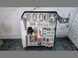 Renault Scénic II Biztosítéktábla Motortér *112046* renault-8200481866 2. kép