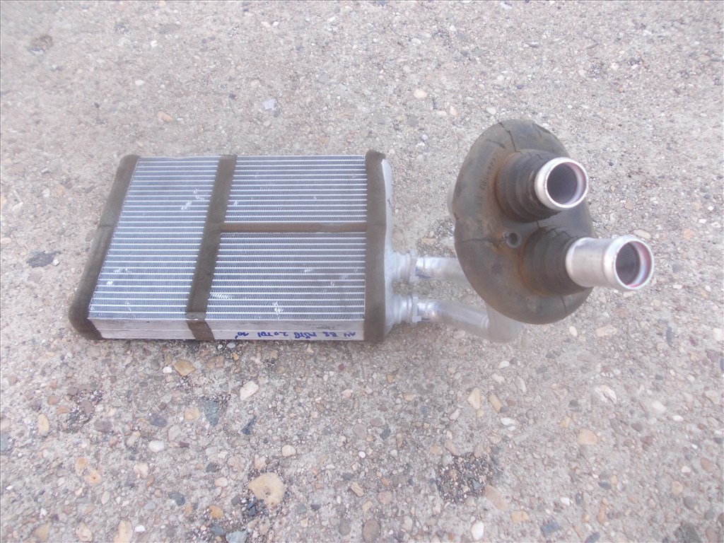 Audi A4 B8 fűtőradiátor 2008-2015 1. kép