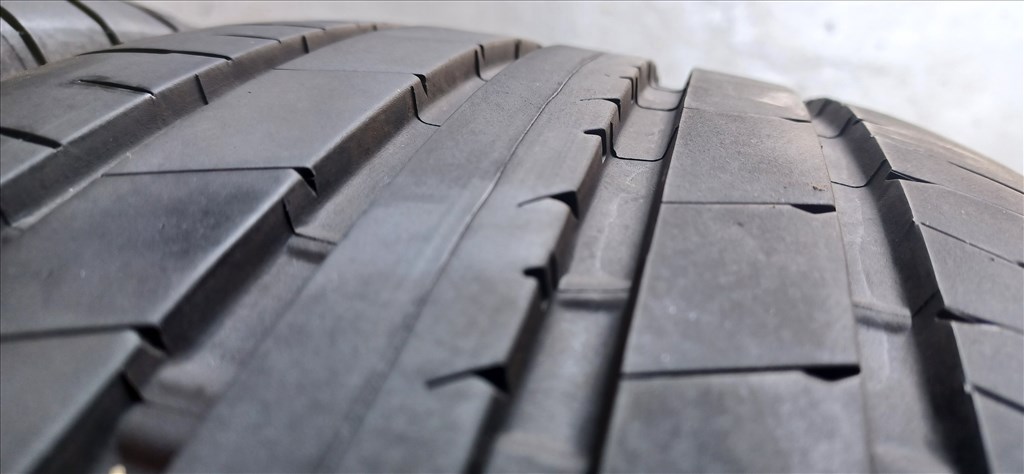 Újszerű Bridgestone Turanza T005 215/55 R18 nyári gumik 90e./4db 6. kép