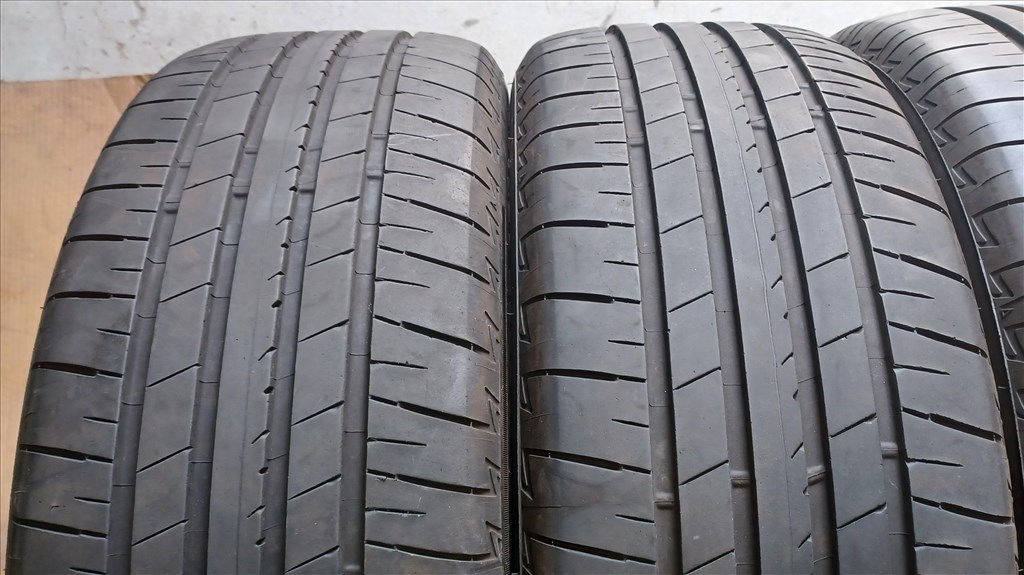 Újszerű Bridgestone Turanza T005 215/55 R18 nyári gumik 90e./4db 7. kép