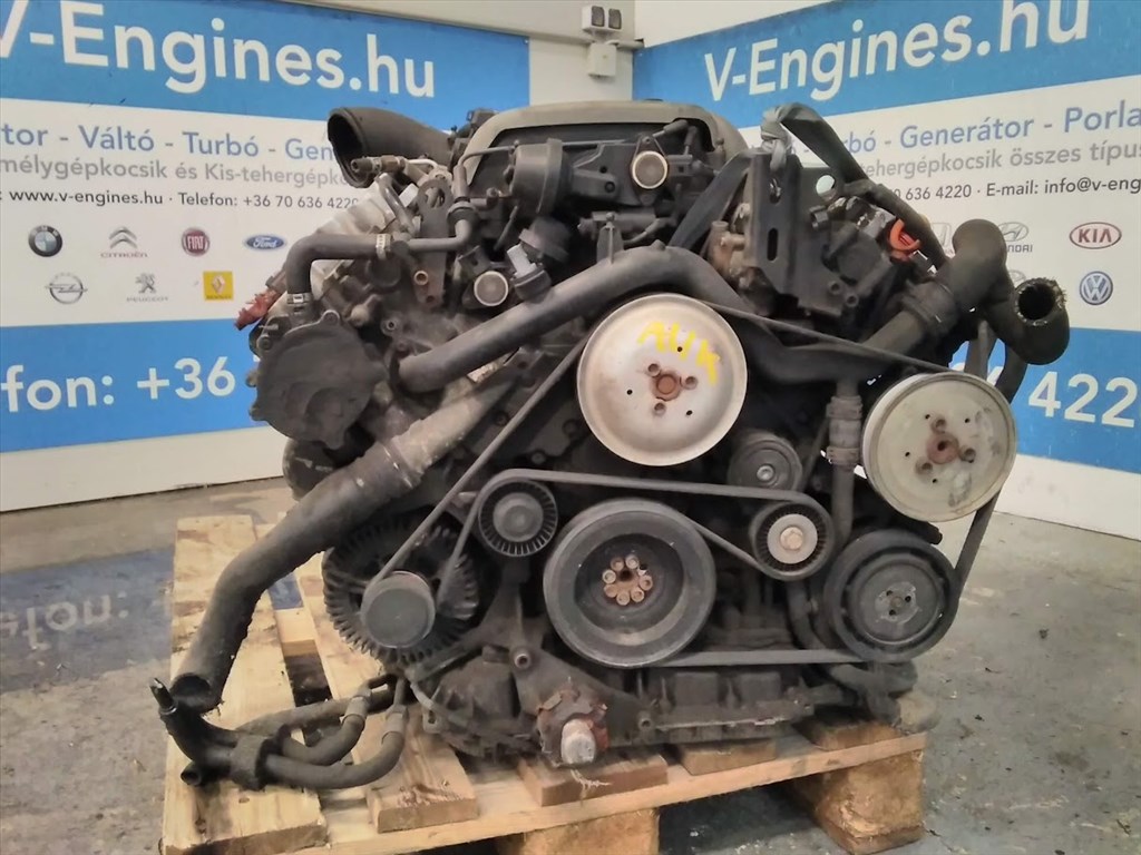 Audi A4/A6 3,2FSI, AUK bontott motor  1. kép