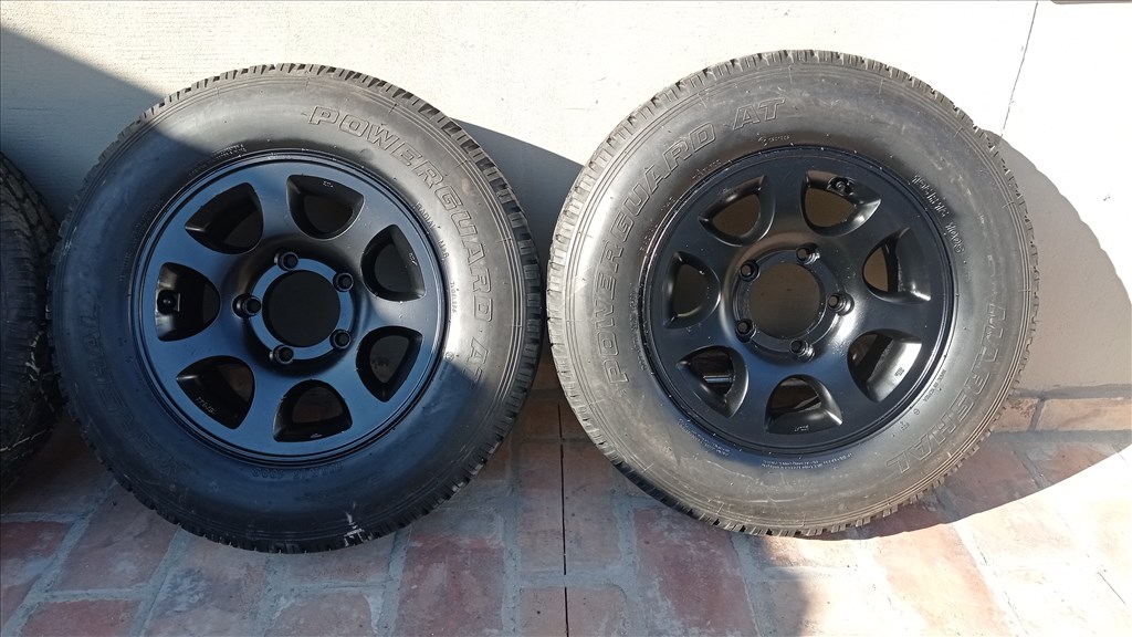 SUZUKI SAMURAI 15" ALUFELNI 5X139,7 NÈGYÈVSZAKOS 195/80R15 GUMIVAL OLCSÓN!!  3. kép
