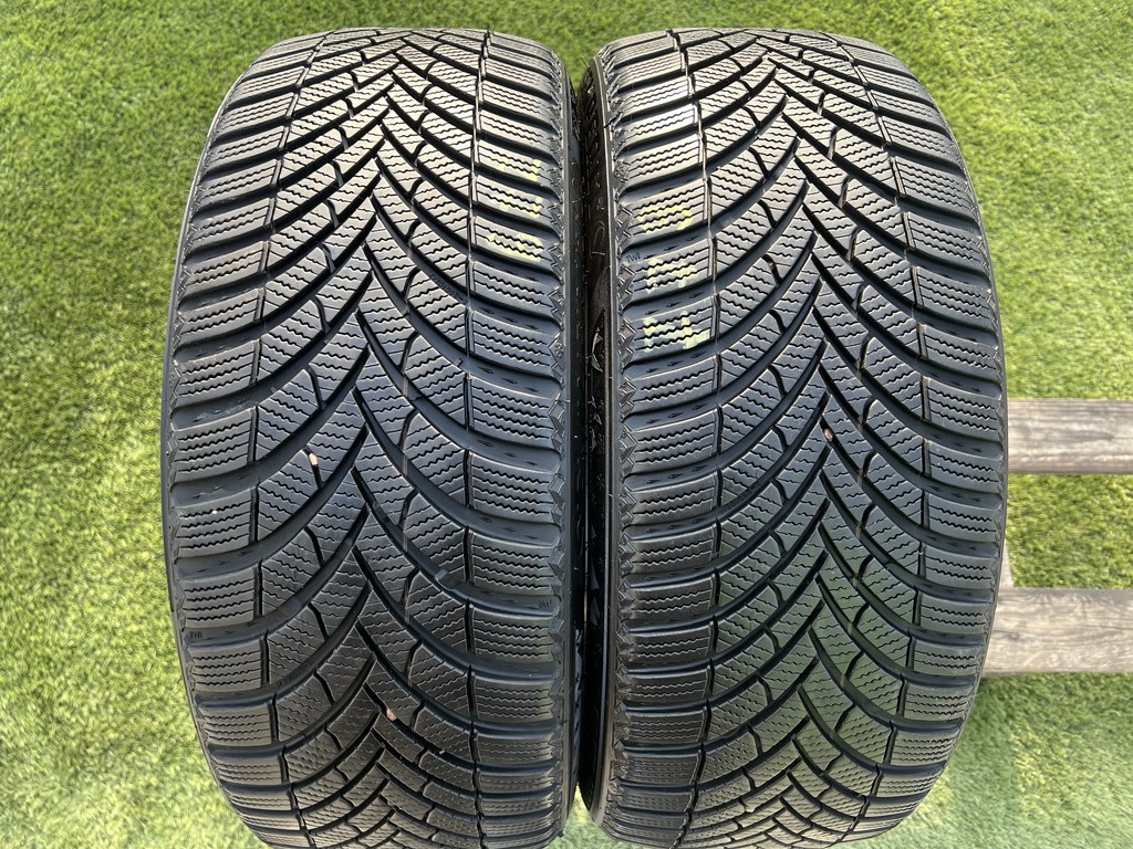 205/45 R17 Semperit Speed-Grip 5 téli gumi 7mm 1. kép
