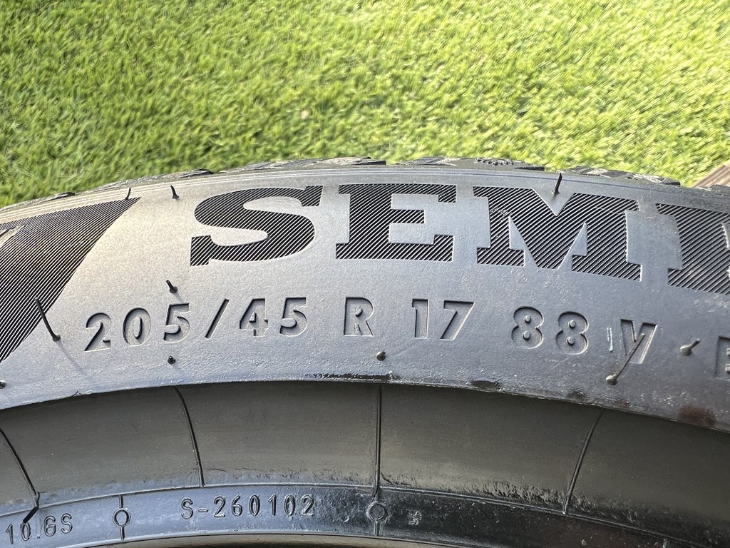 205/45 R17 Semperit Speed-Grip 5 téli gumi 7mm 5. kép