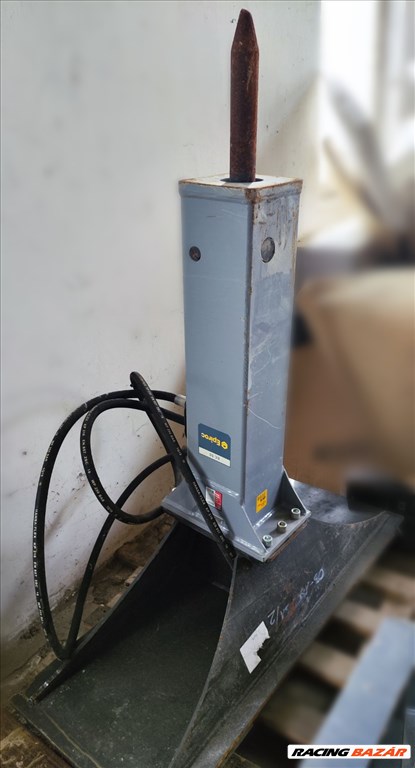 EC50T EPIROC Bontókalapács  1. kép