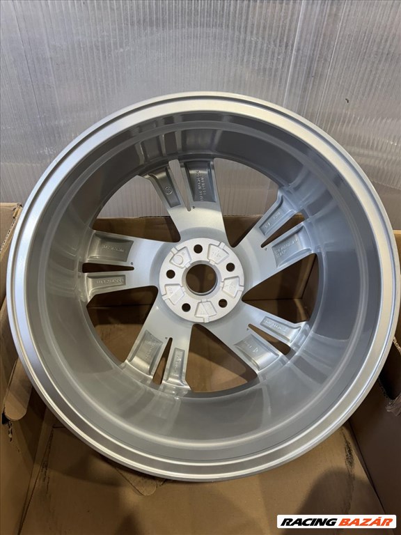 R19 Original volkswagen 8.5J ET38 - 5NN 601 025T 5NN601025T 2db felni 7. kép