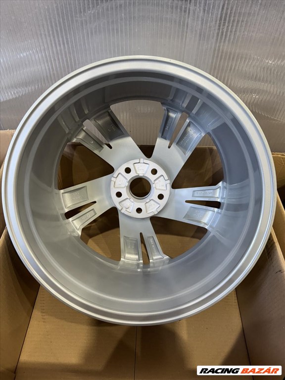 R19 Original volkswagen 8.5J ET38 - 5NN 601 025T 5NN601025T 2db felni 13. kép