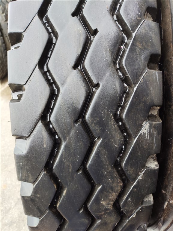 használt 325/95 R24 12.00 R24 Michelin X Works 325 95 R24 1200R24 5. kép