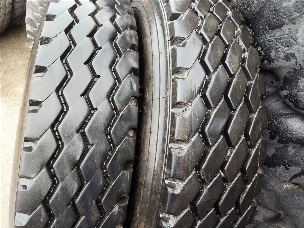 használt 325/95 R24 12.00 R24 Michelin X Works 325 95 R24 1200R24 1. kép