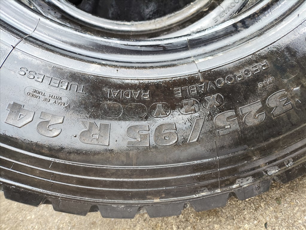 használt 325/95 R24 12.00 R24 Michelin X Works 325 95 R24 1200R24 8. kép