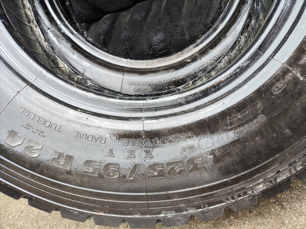 használt 325/95 R24 12.00 R24 Michelin X Works 325 95 R24 1200R24 9. kép
