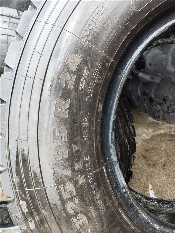 használt 325/95 R24 12.00 R24 Michelin X Works 325 95 R24 1200R24 10. kép