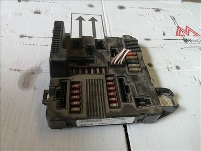 Renault Mégane II 2.0 16V Külső biztosítéktábla  8200306033