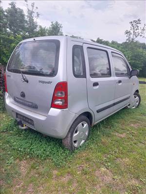 Suzuki Wagon R+  II bontott alkatrészei