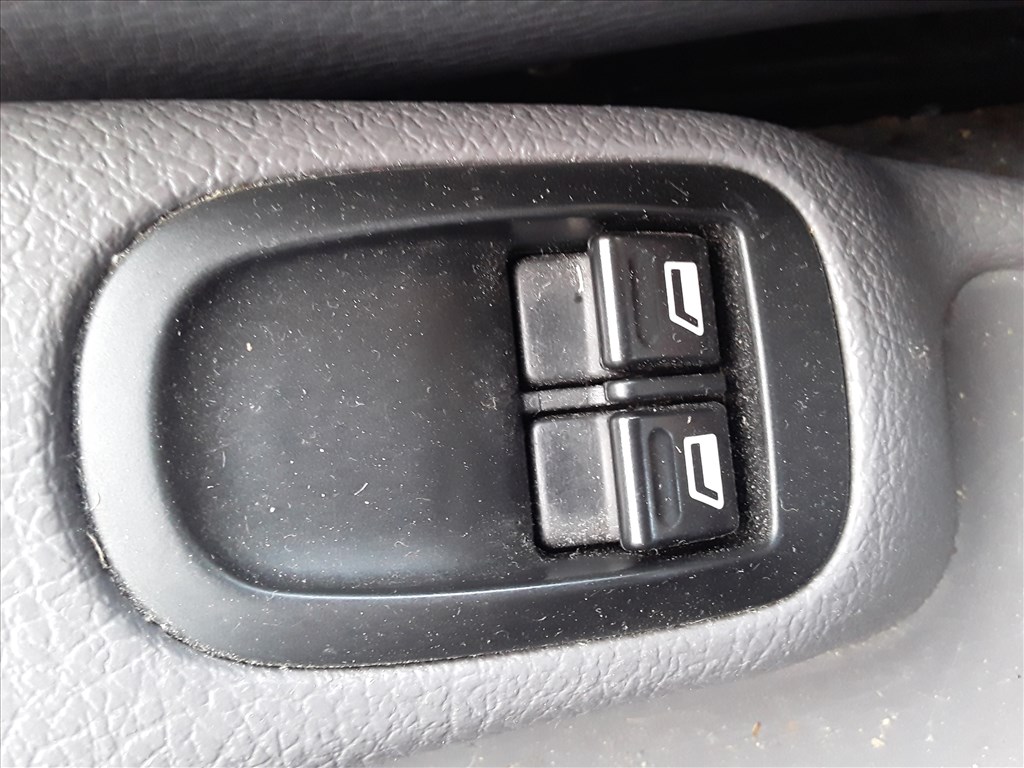 Peugeot 206 Ablakemelő Kapcsoló 1. kép
