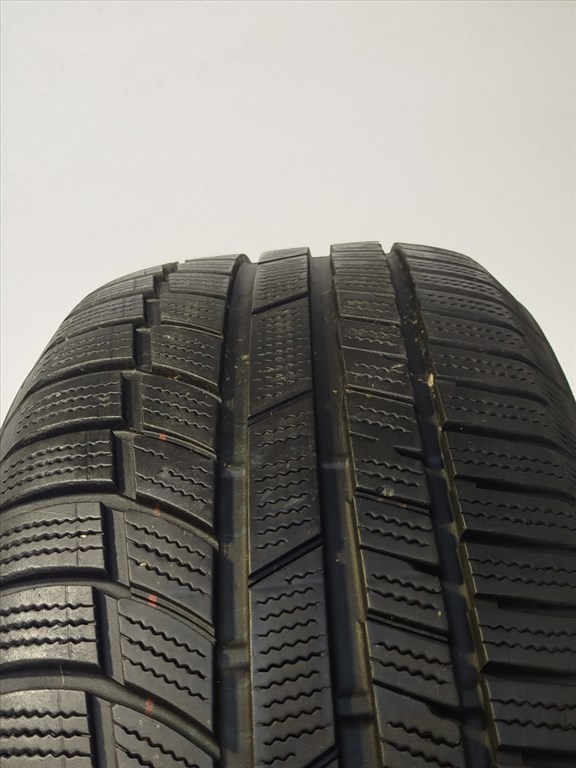 Bridgestone LM001 235/45 R18  1. kép