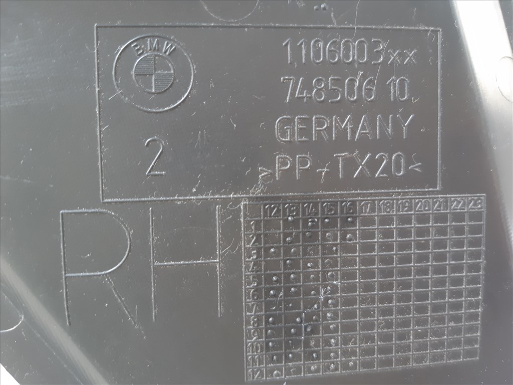 BMW  5 F10, F11 gyári  jobb első motortérben védőburkolat 1106003xx74856 7. kép