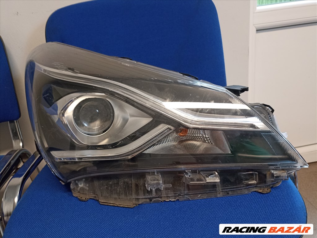 Toyota Yaris LED menetfényes fényszóró  811300dk10 od197od198-od199-od2 1. kép