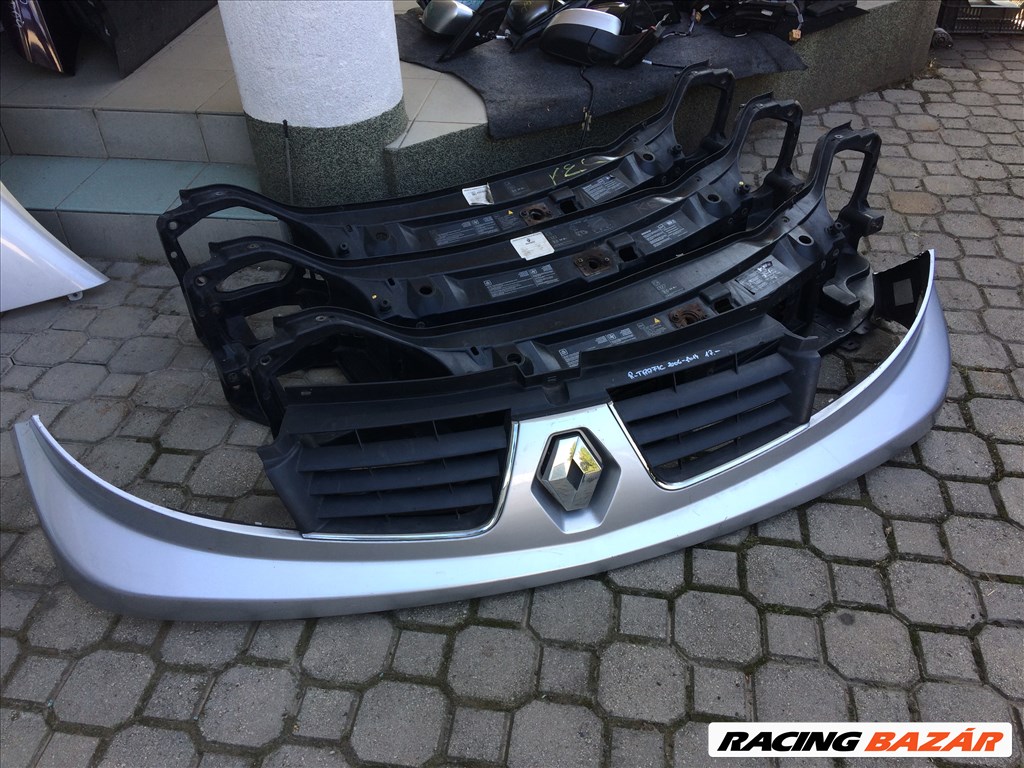 Renault Trafic 2001-2014 hűtőrács 24000.-ft, sárvédő, homlokfal 1. kép
