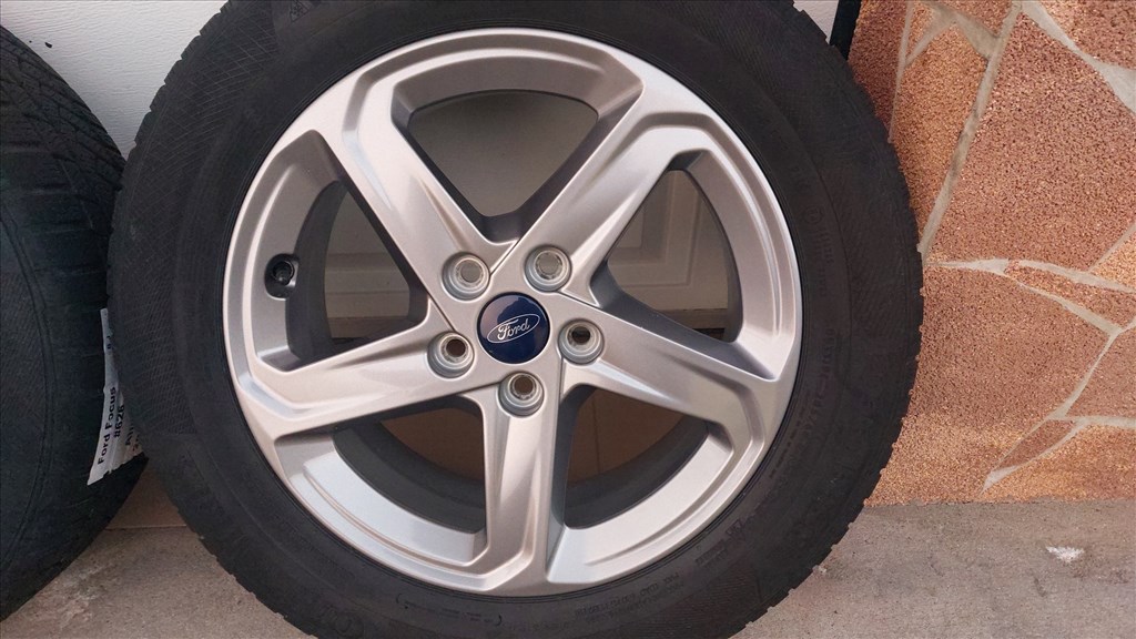 Gyári, Ford Focus 4.  16"alufelni , téli gumi,szenzor  1. kép