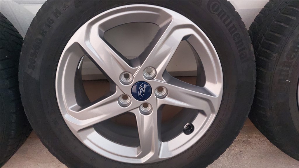 Gyári, Ford Focus 4.  16"alufelni , téli gumi,szenzor  3. kép