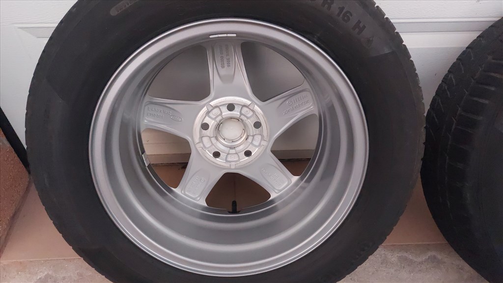 Gyári, Ford Focus 4.  16"alufelni , téli gumi,szenzor  5. kép