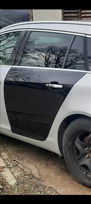 Opel Insignia A kombi bal hátsó ajtó Z22C